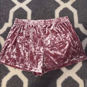Velvet pink shorts